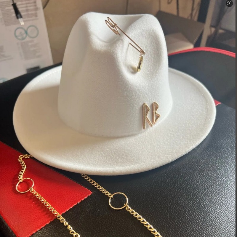 Dameshoed van wolvilt van het  - Fedora Hat Wool recensie en prijs